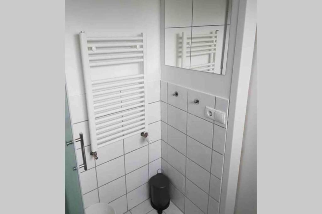 Private Studio Apartment Near The Airport Njarthvik Esterno foto