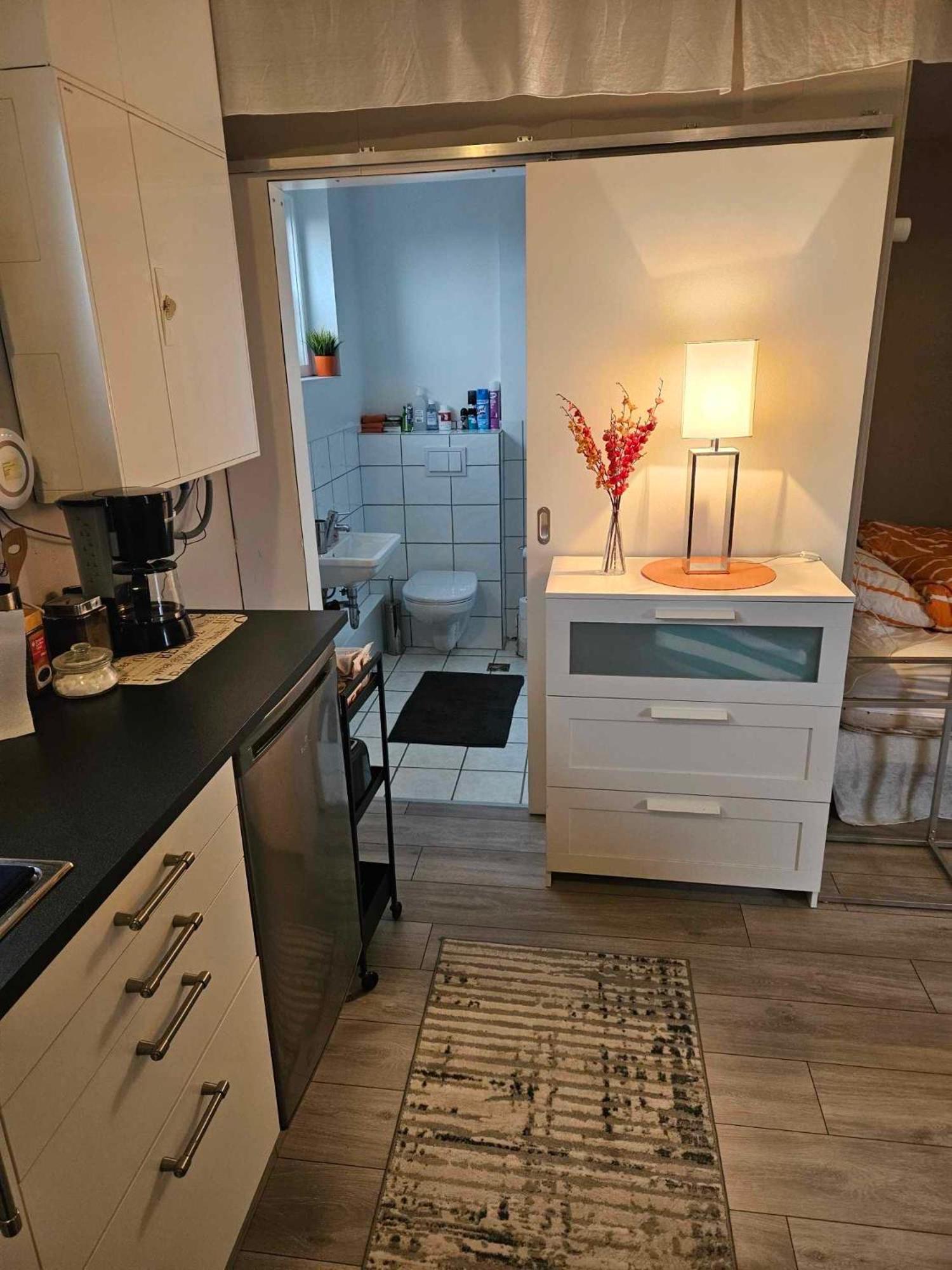 Private Studio Apartment Near The Airport Njarthvik Esterno foto